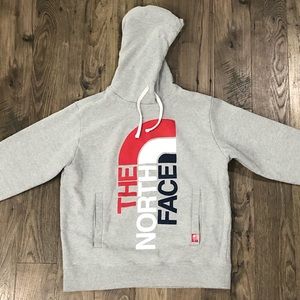 The North face pullover